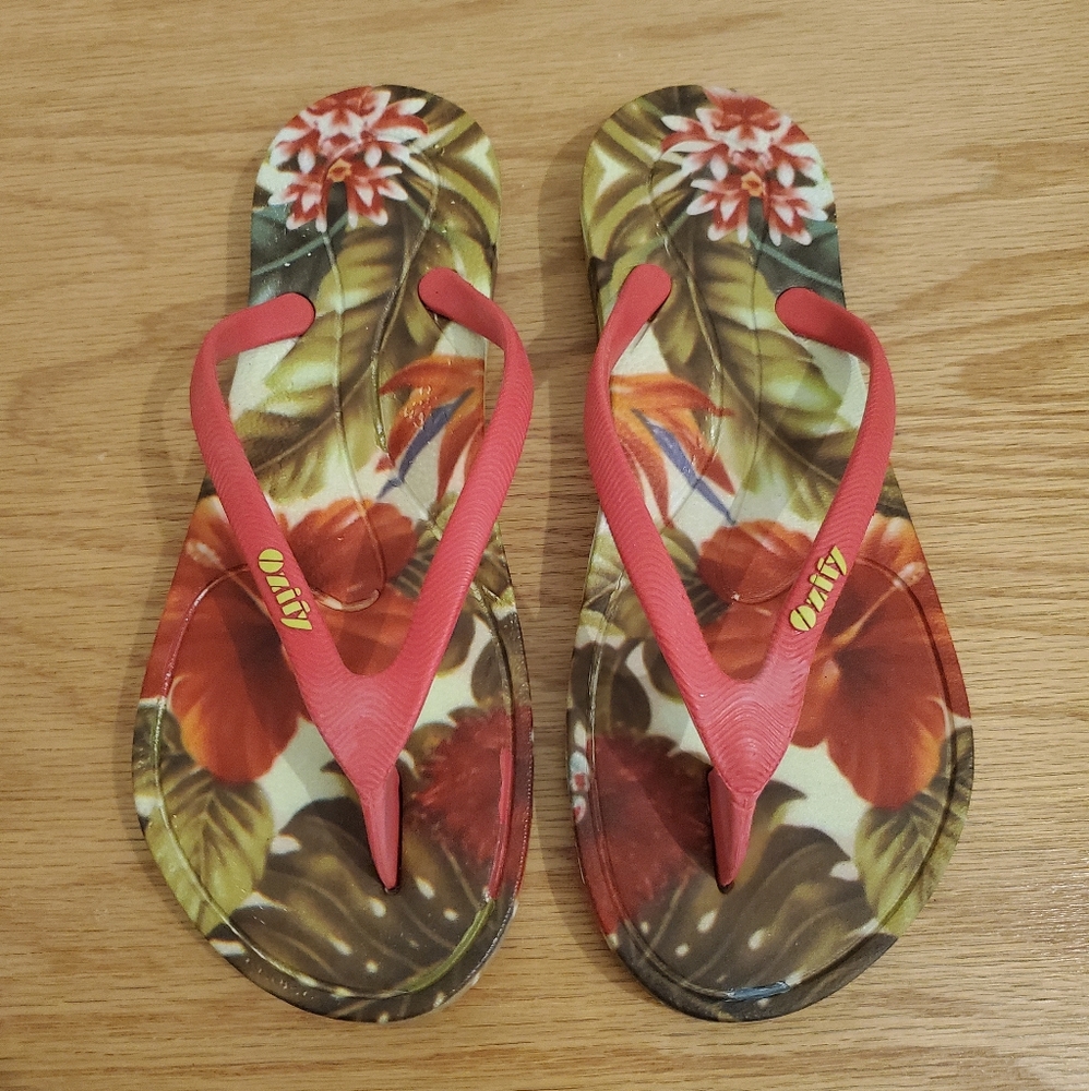 Women's designer flip flop sandals hawaiian sz 7